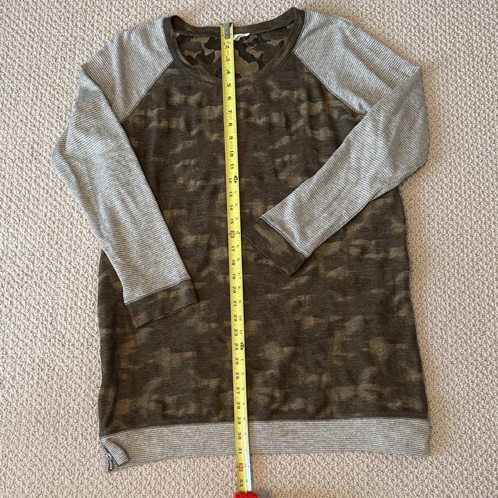 Mystree Women’s Camouflage tunic Sweatshirt with stripe sleeves and side zippers